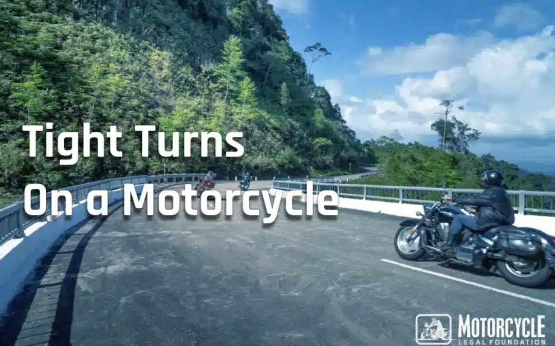 How to Do Tight Turns On a Motorcycle